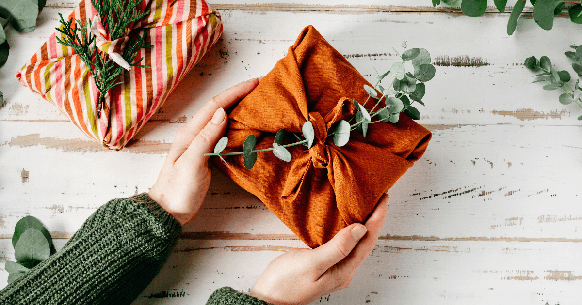 🎁 5 Eco-Friendly Ways to Wrap Your Holiday Gifts (Without Wrapping Paper!) - Ritchie Feed & Seed Inc.
