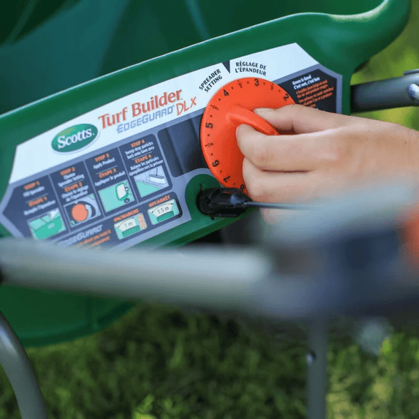 Scotts® Turf Builder® Edgeguard® DLX Broadcast Spreader - Ritchie Feed & Seed Inc.